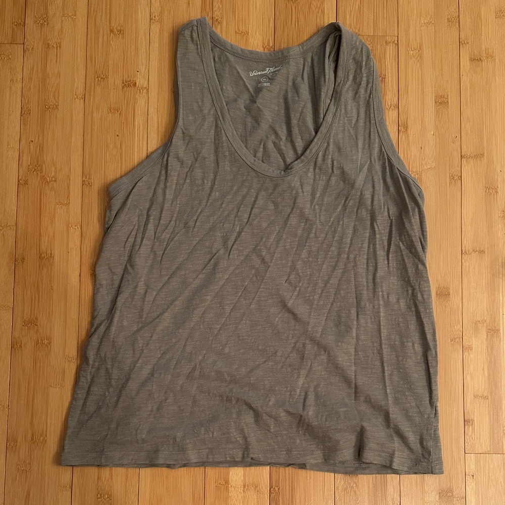Universal Thread V Neck Tank Top